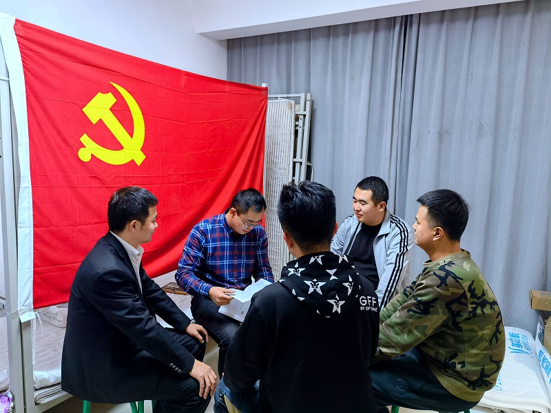 一線(xiàn)銷(xiāo)售的“尖兵”——裴曉健