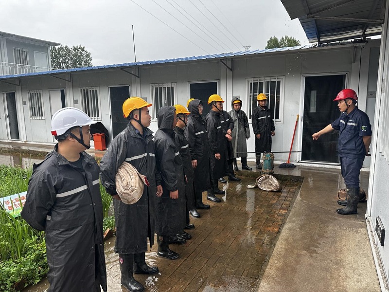 黃陵新材公司：聞訊而動，筑牢防汛安全防線