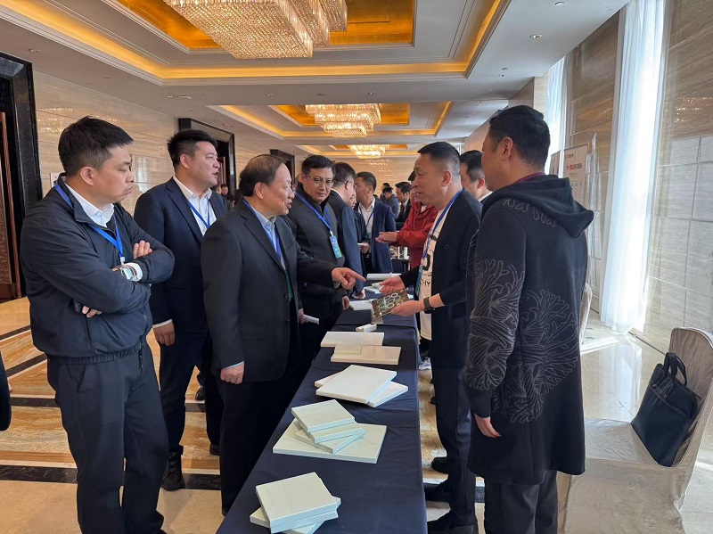 華山營銷公司參加陜西省建筑裝飾協(xié)會四屆四次理事會、常務理事會暨行業(yè)高質量發(fā)展大會