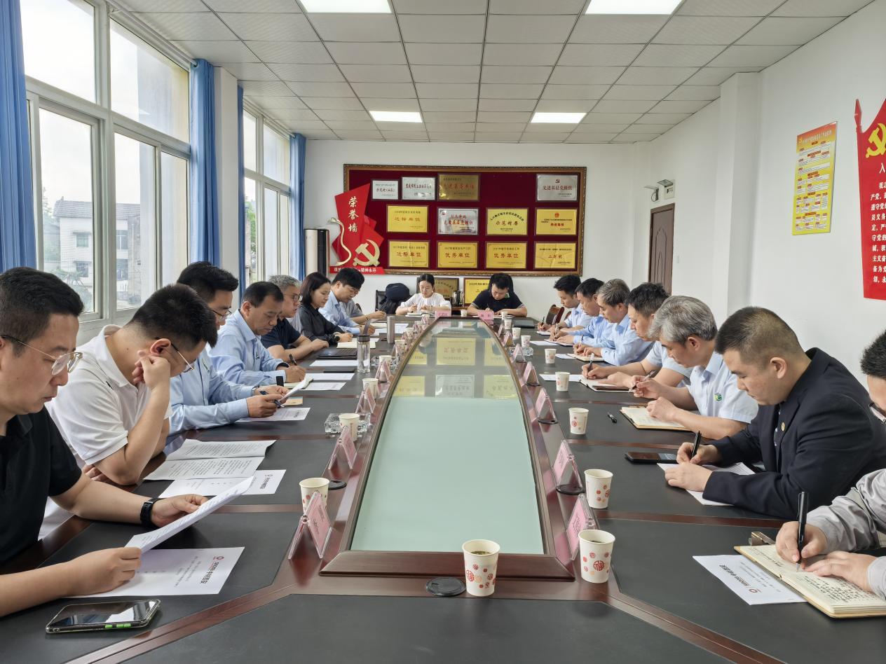 陜煤集團(tuán)基本建設(shè)管理部一行到陜渝建材公司開(kāi)展重點(diǎn)建設(shè)項(xiàng)目大檢查